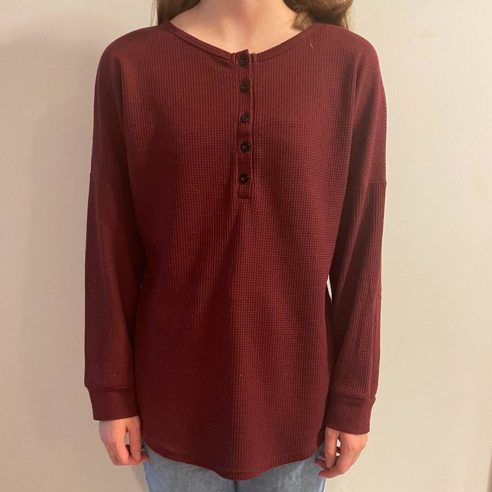 Maroon waffle knit henley long sleeve shirt- size medium - Perfect for layering!
